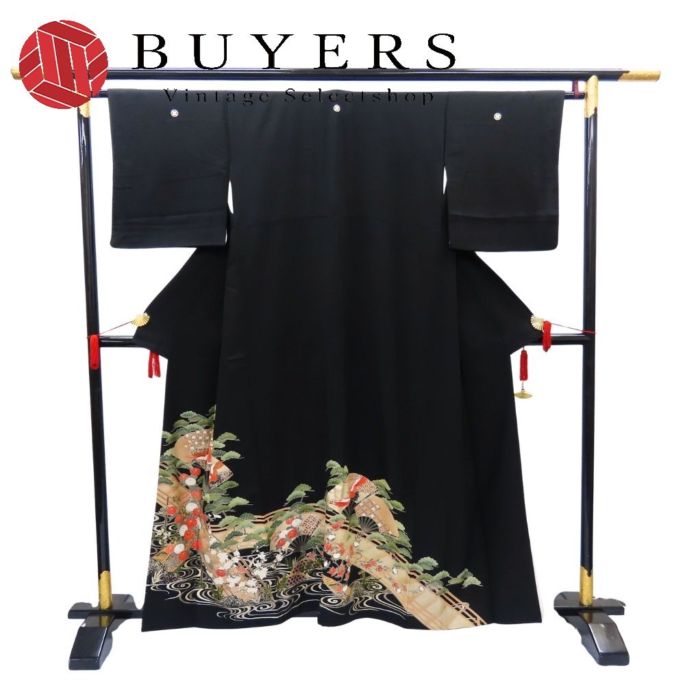【中古】 留袖 正絹 着丈約155cm 裄丈約65cm 黒 グリーン ゴールド 五つ紋 比翼付き 流水に松 和装 呉服 和服 きもの レディース 女性