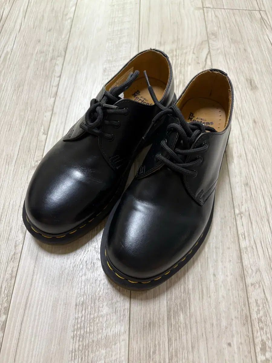 DR. MARTENS 1461 3ホール スムース 240