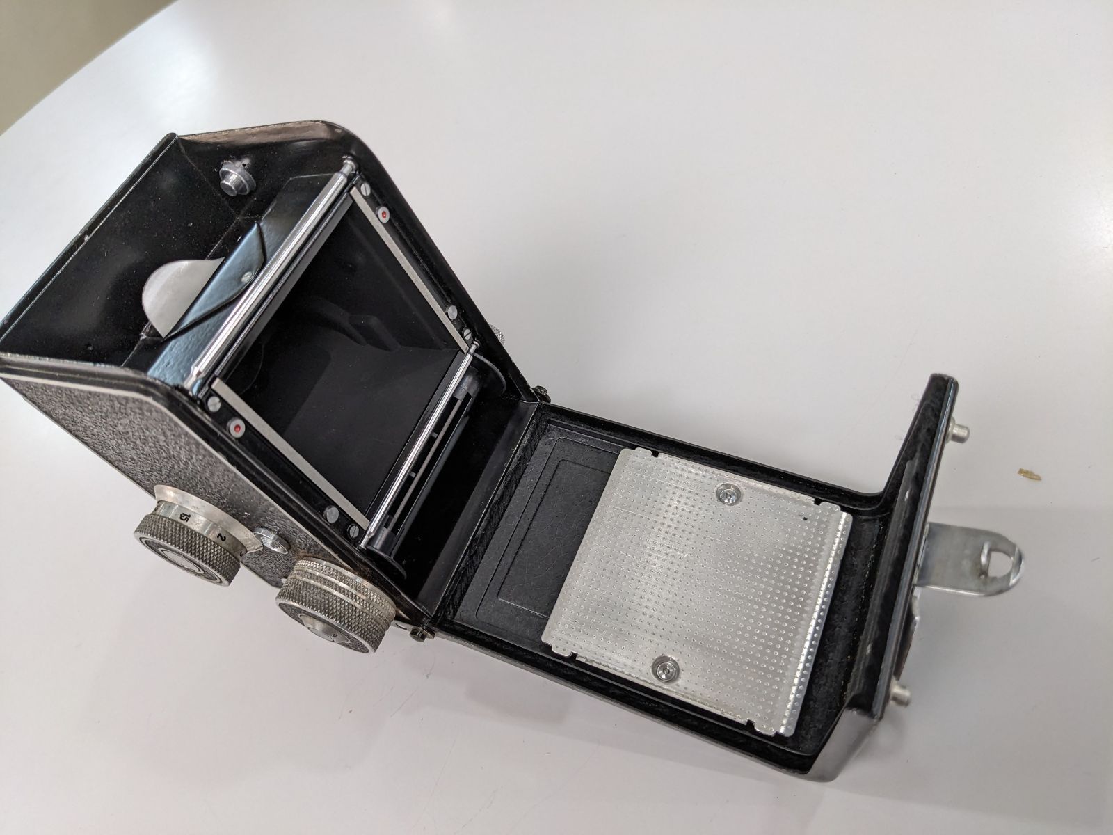 ジャンク品】ELMOFLEX 二眼レフカメラ レザーケース付き【動作未確認