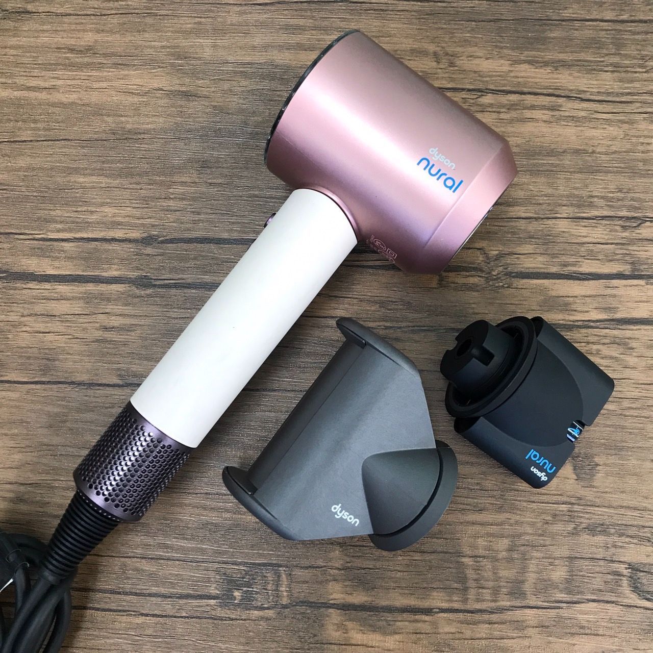 dyson ダイソン HD16 ヘアドライヤー Supersonic Nural セラミックピンク ドライヤー 送料無料♪