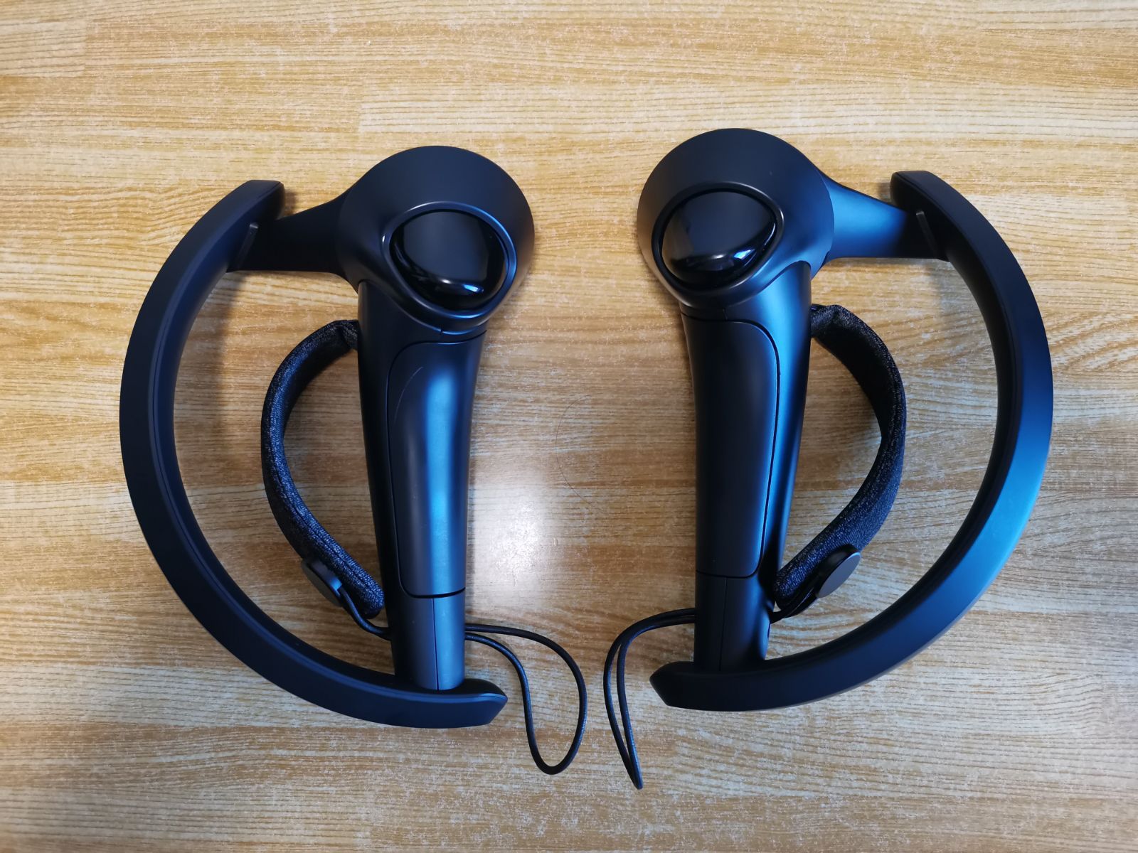 VALVE INDEX コントローラー 左右セット 中古 やや傷あり- メルカリ