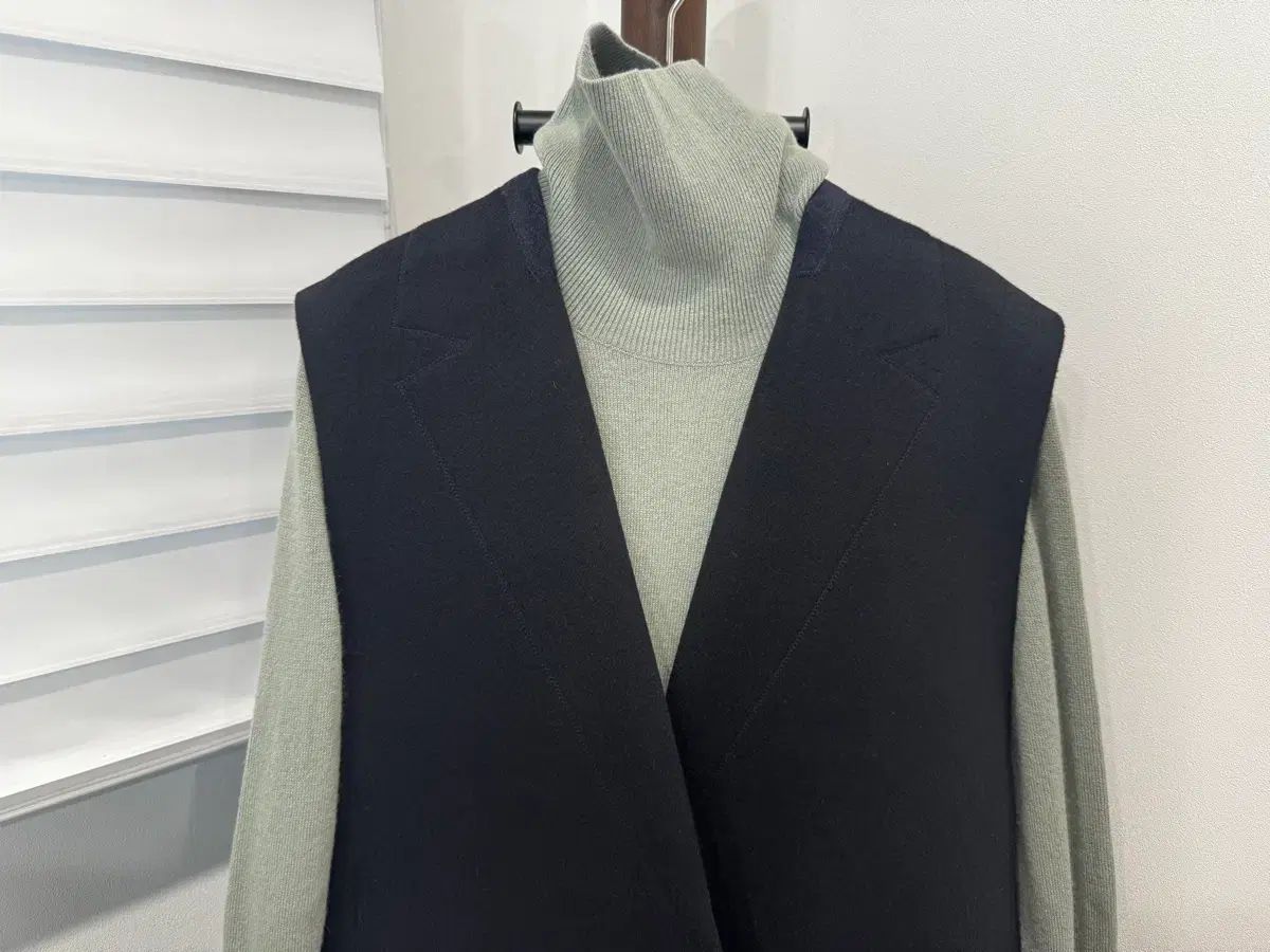 the CASHMERE カシミア ベスト