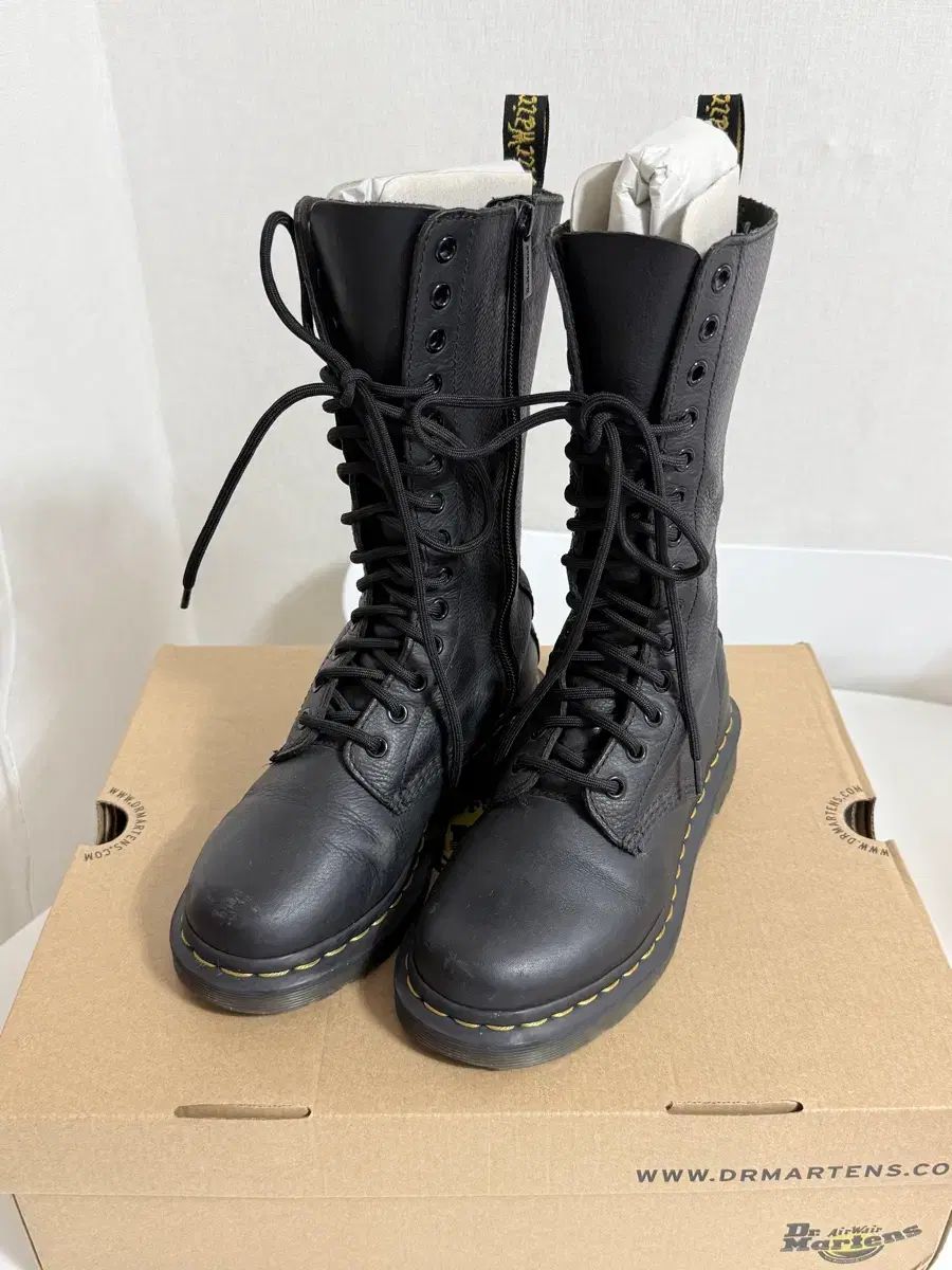 220) DR. MARTENS ドクターマーチン 14ホール 1B99