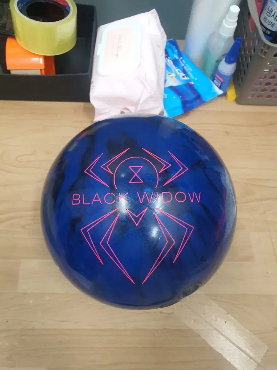 中古ボーリングボール 14p トゥーフィンガー black widow（ブラックウィドウ） マニア