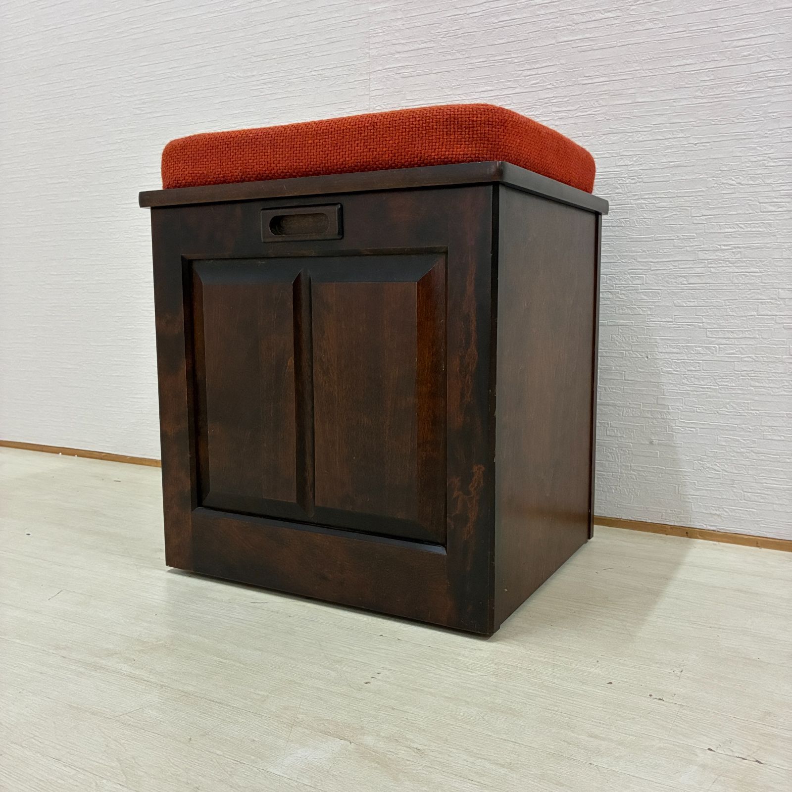 北海道民芸家具　ドレッサー用スツール　再塗装済　ＵＳＥＤ 北海道民芸家具】スツール 椅子 ドレッサー椅子 収納付き B - メルカリ