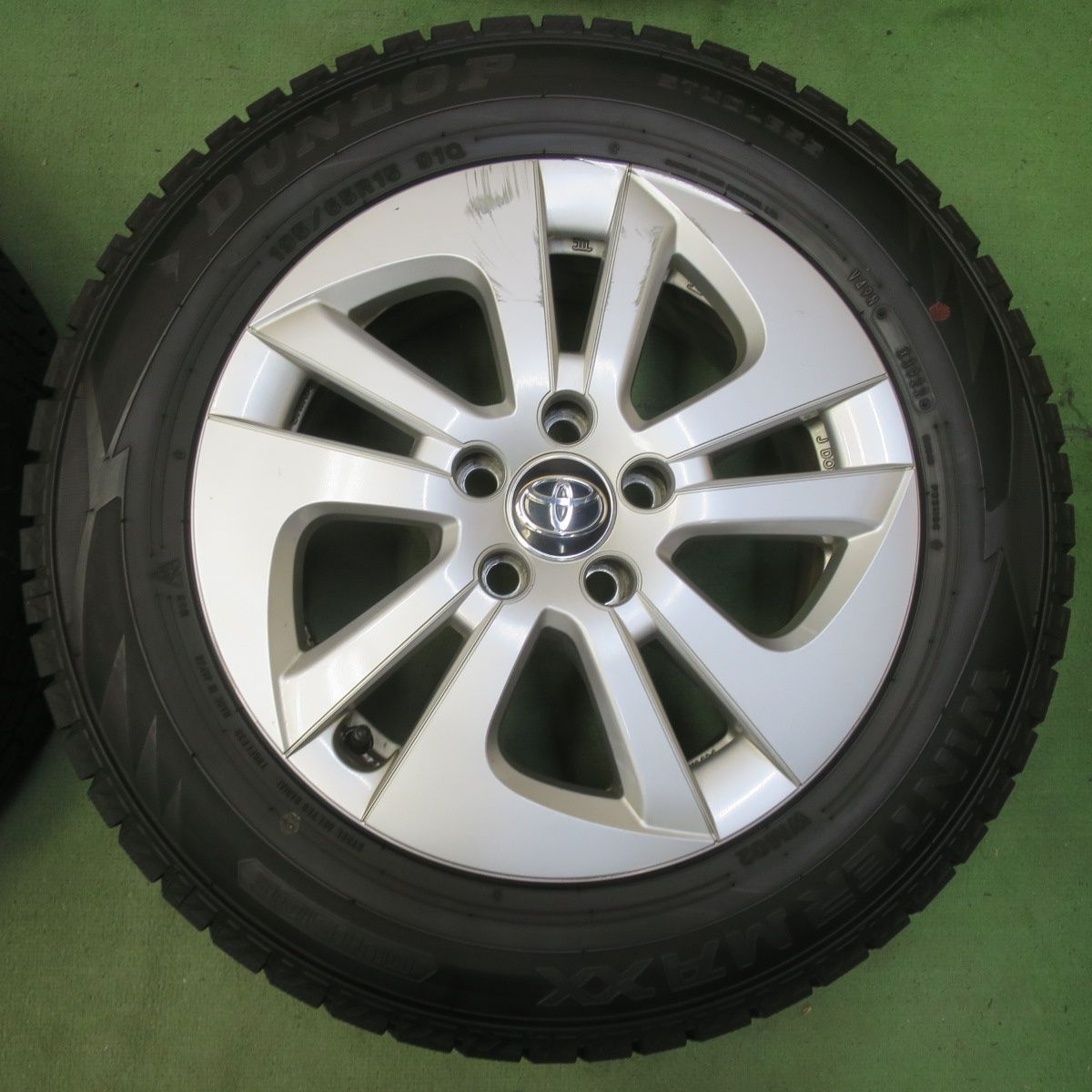 バリ溝！22年！キレイ！9.5分◎トヨタ 50系 プリウス 純正 195/65R15 