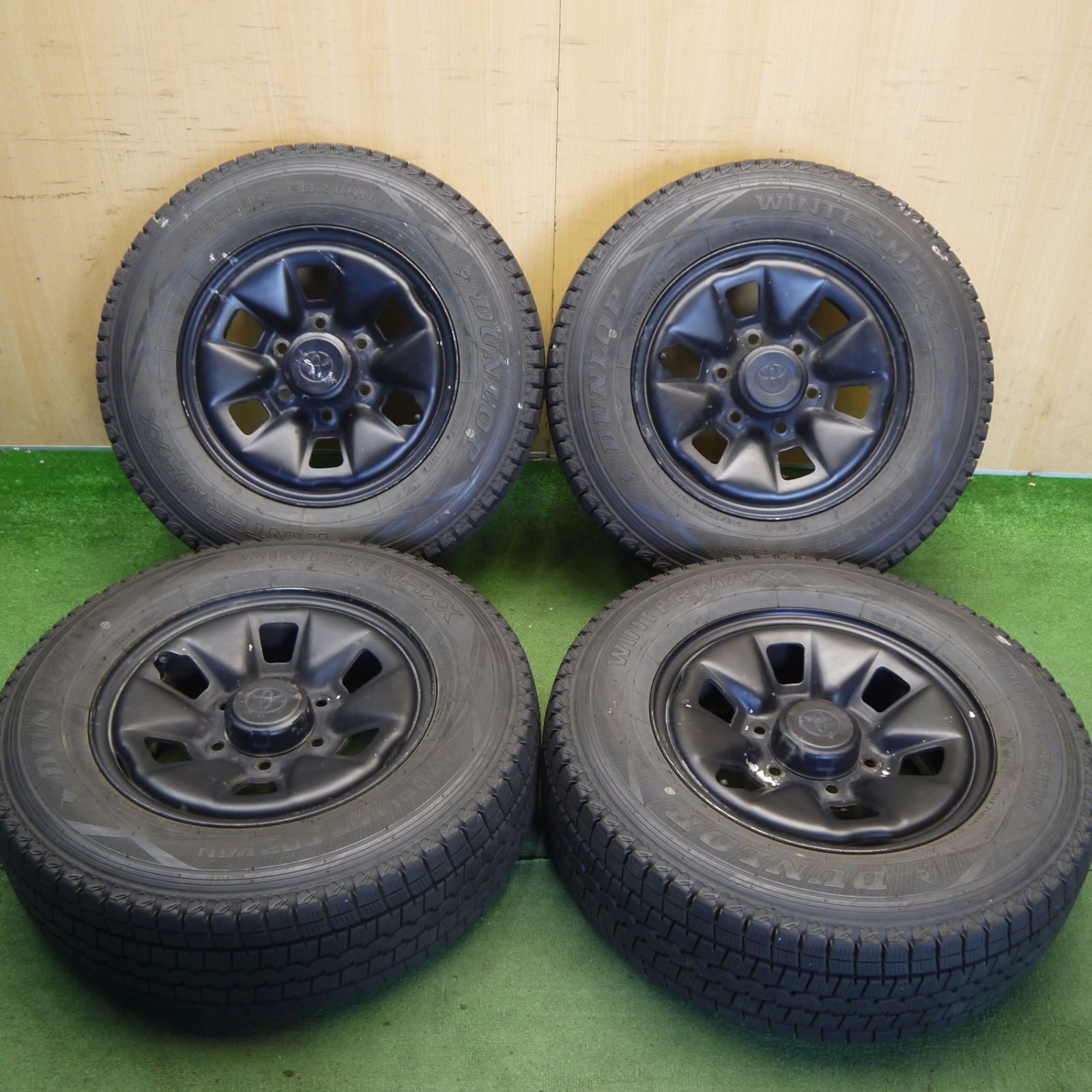バリ溝！9.5分◎トヨタ 100系 ハイエース 純正 スチール 215/70R15 107 