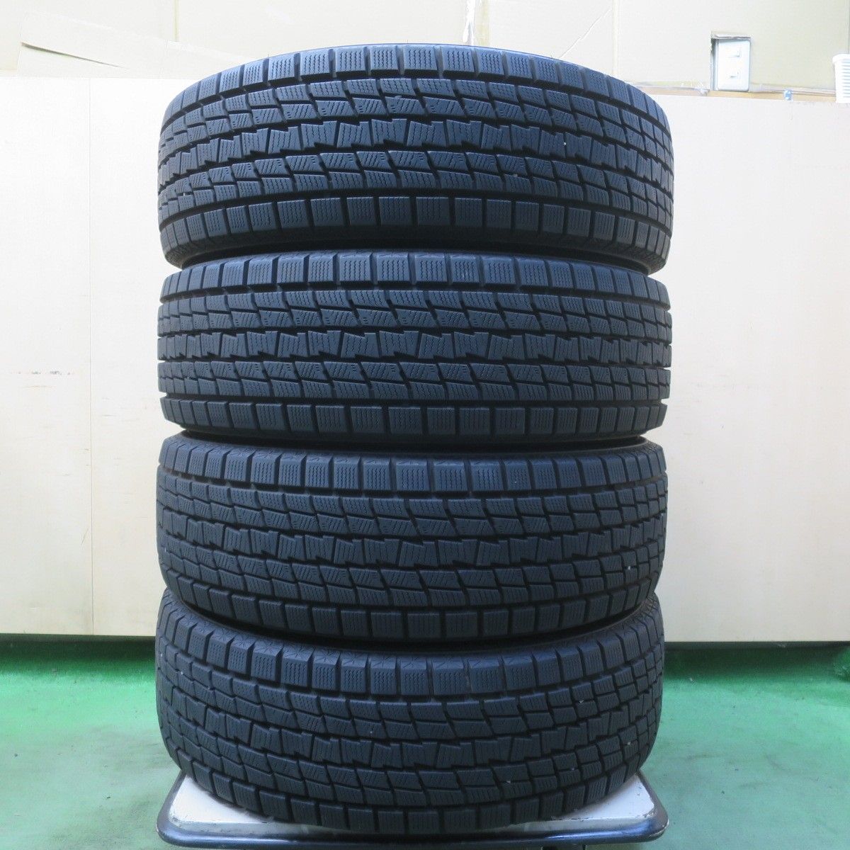 バリ溝!24年!9.5分★スタッドレス 225/60R18 グッドイヤー アイスナビ SUV タイヤ 18インチ ハリアー RAV4 レクサス NX 等★6070203イスタ
