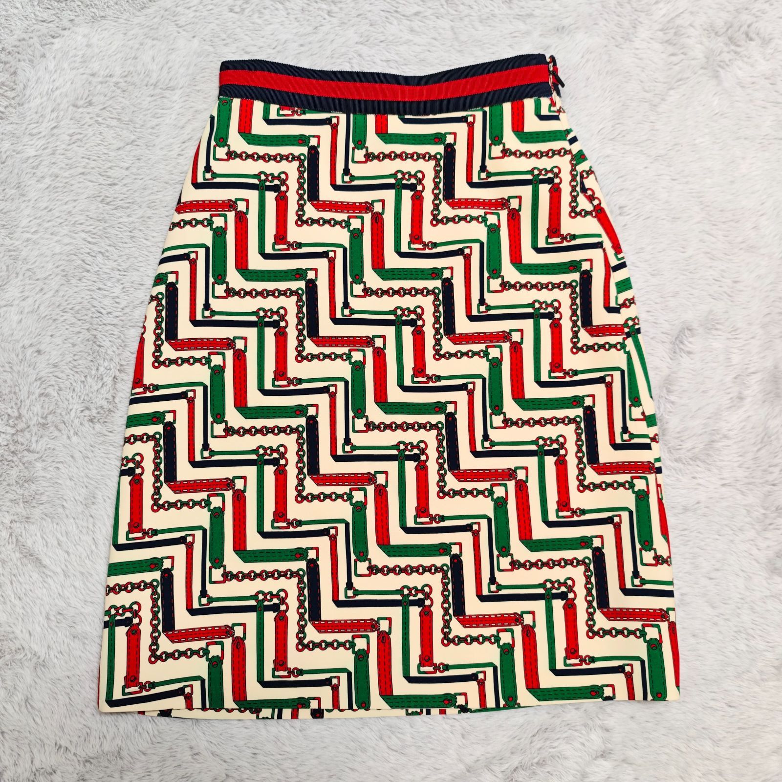 ジェイク　GUCCI グッチ　タイトスカート GUCCI グッチ チェーンベルト柄 タイトスカート アイボリー×グリーン