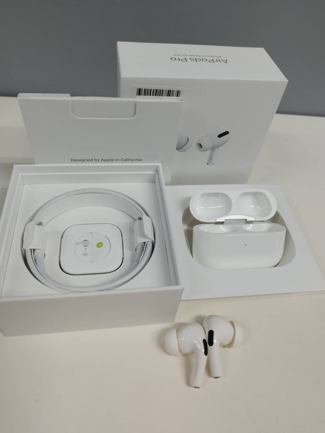 正規品】Apple AirPods Pro 第1世代/A2190,A2083,A2084/ワイヤレス