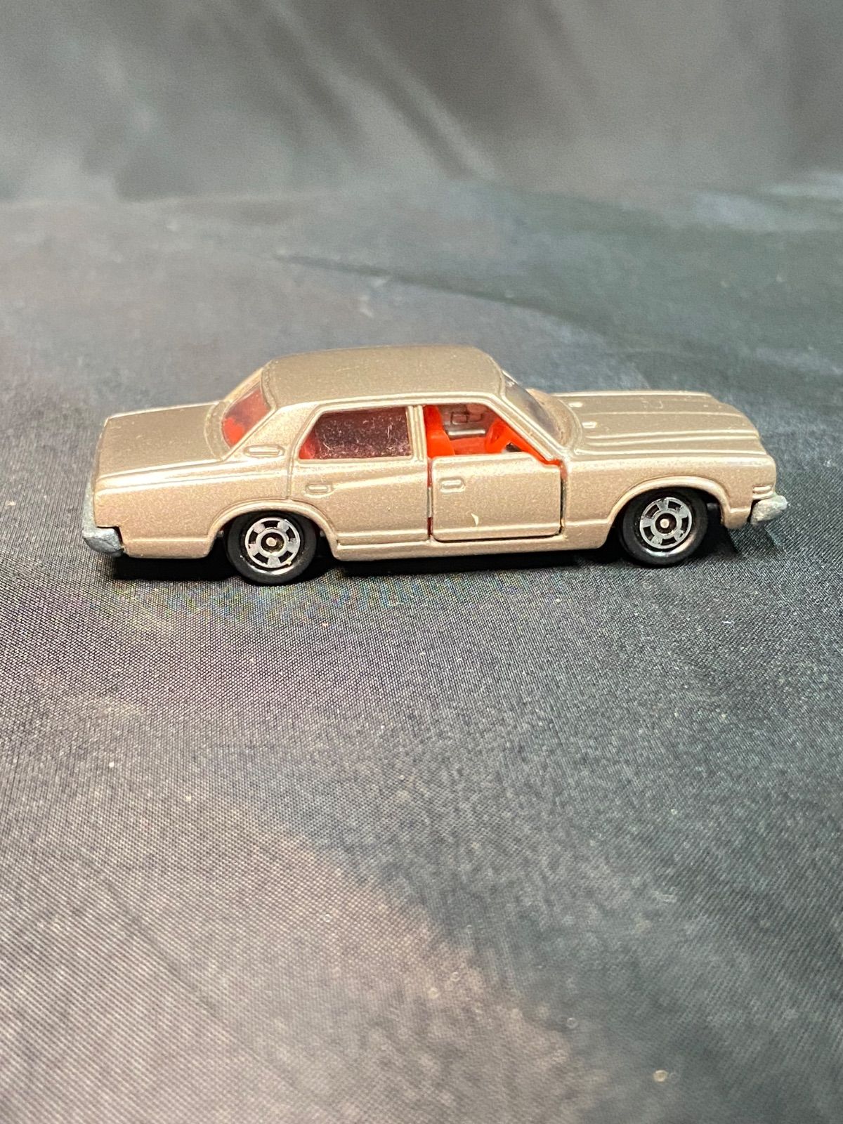 希少・箱付】トミカ 黒箱 No.32 トヨタ クラウン 2600