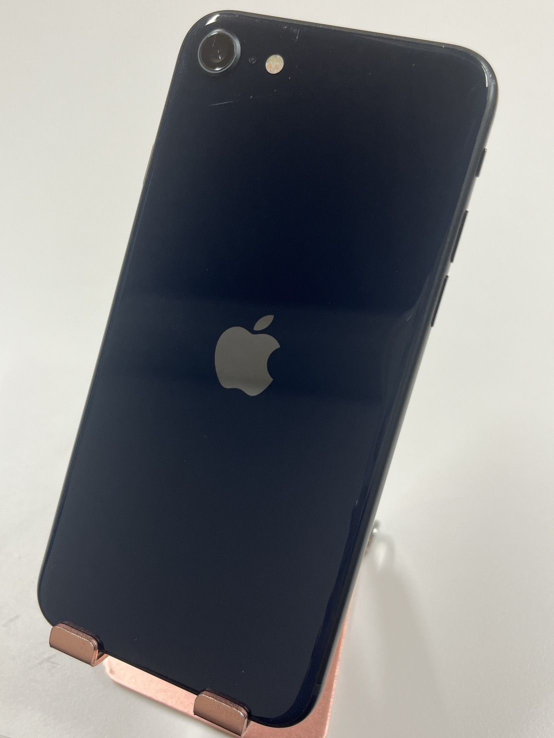 ✨期間限定セール✨iPhone SE3 64GB ミッドナイト ✅動作確認済み IMEI:352348972931437