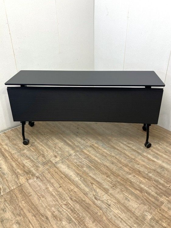 【中古品】オカムラ マルカシリーズ 1500サイドスタックテーブル ブラック 24,708円