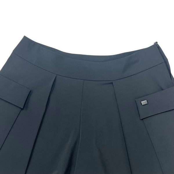 新品タグ付き FOXEY/フォクシーニューヨーク ショートパンツ キュロット38 ◇ フォクシーニューヨーク キュロットショートパンツ フラップ付き