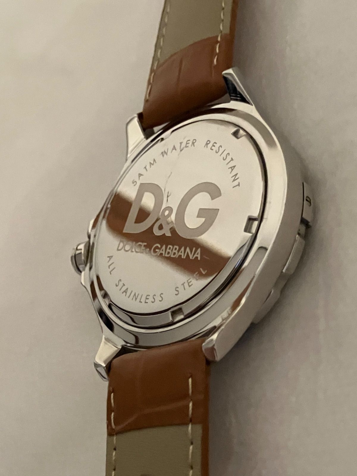 値下げ 稼働☆ D&G ドルチェ＆ガッバーナ ラウンド シルバー 黒文字盤