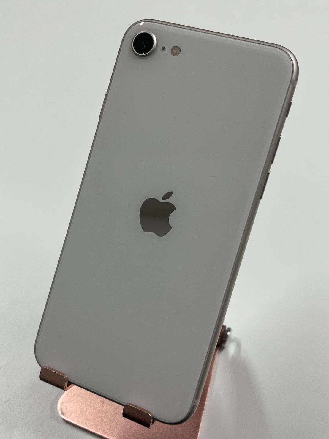 ✨期間限定セール✨iPhone SE3 64GB スターライト ✅動作確認済み IMEI：355486598565077