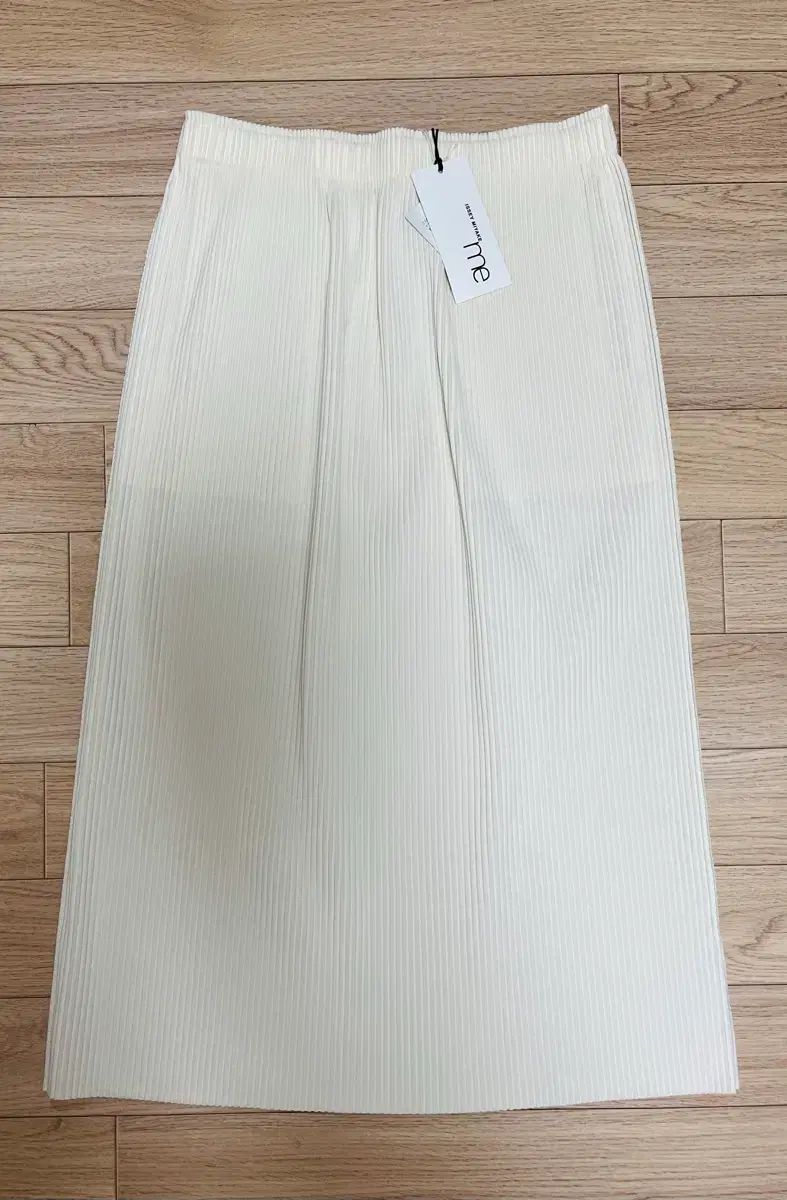 7月 ISSEY MIYAKE イッセイミヤケ me パイナップル ニット スカート 白 新品