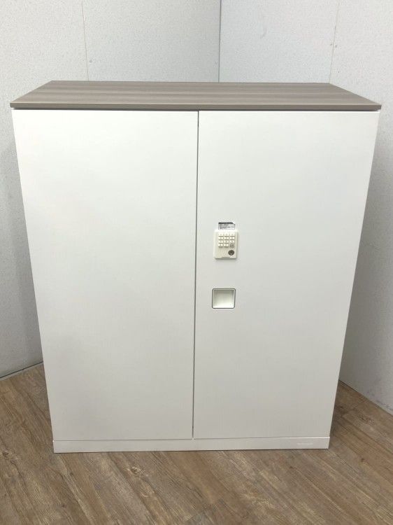 【中古品】オカムラ レクトラインシリーズ ダイヤル式天板付両開き書庫 4B3G3F ZA75 ホワイト