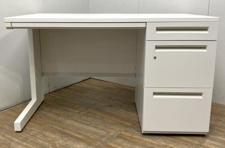 【中古品】ウチダ スカエナシリーズ 1200片袖デスク ホワイト 27,375円