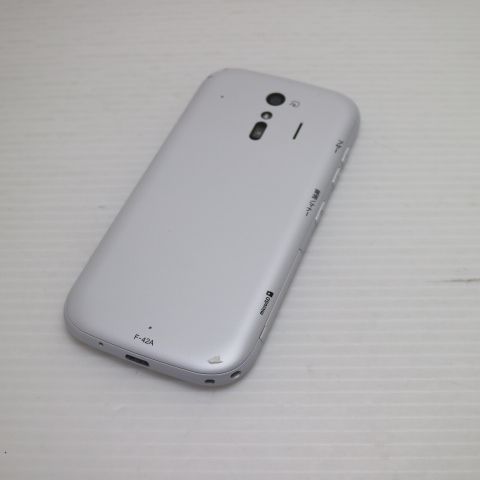 新品同様 F-42A らくらくスマートフォン ホワイト 即日発送 スマホ 白