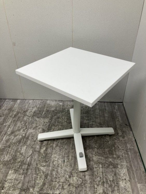 【中古品】オカムラ ライブスミーティングテーブルシリーズ 600角テーブル 87ARKG 3703 ホワイト