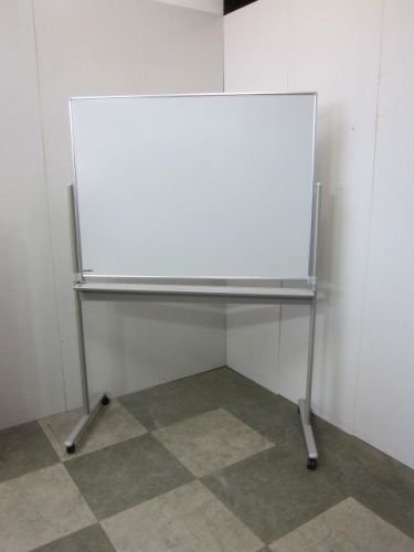 【中古品】オカムラ 1200脚付両面ホワイトボード 43801B H01 ホワイト