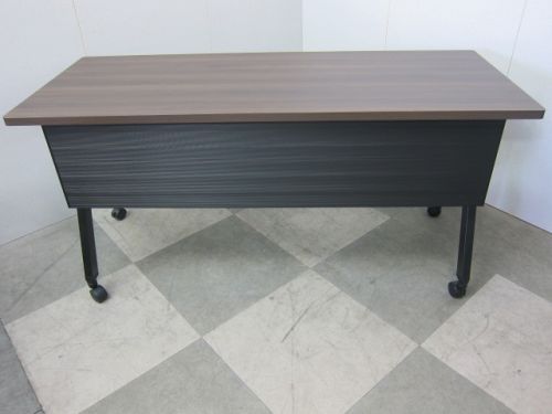 【中古品】オカムラ FLAPTOR(フラプター)シリーズ 1500サイドスタックテーブル ブラウン