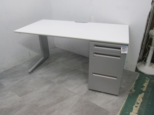 【中古品】オカムラ プロユニットシリーズ 1400片袖デスク DM102P MG18 ホワイト
