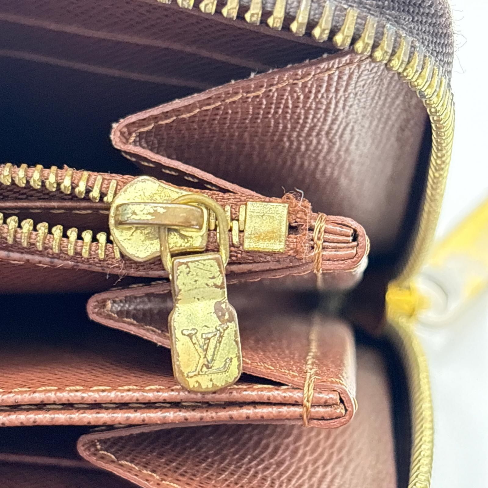 LOUIS VUITTON ルイ・ヴィトン ジッピー・ウォレット モノグラム