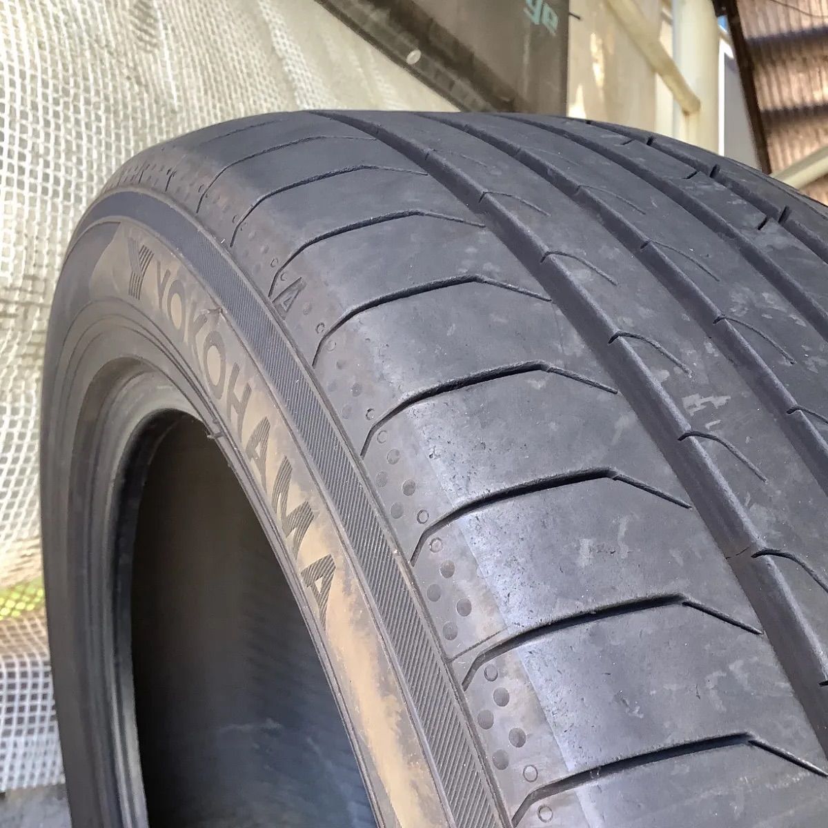 送料込み] 225/55R18 98V 2024年製 YOKOHAMA BLUEARTH RV03 ヨコハマ 