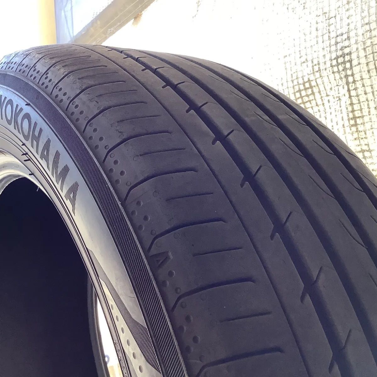 送料込み] 225/55R18 98V 2024年製 YOKOHAMA BLUEARTH RV03 ヨコハマ 