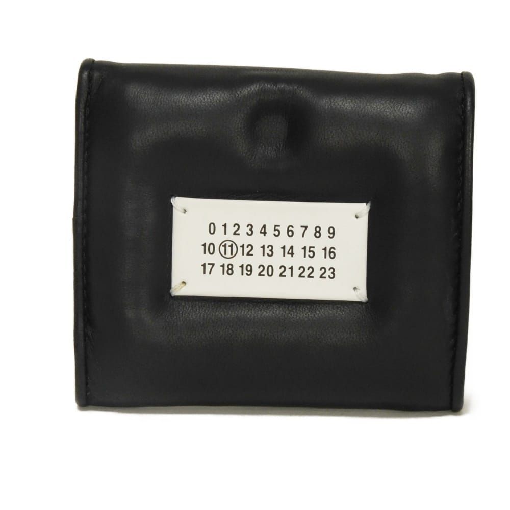 Maison Margiela メゾンマルジェラ グラム スラム スリーフォールド ウォレット ナンバーロゴ スナップボタン 札入れ カードケース コインケース カレンダータグ ブラック 三つ折り財布 S56UI0138 P1965 T8013