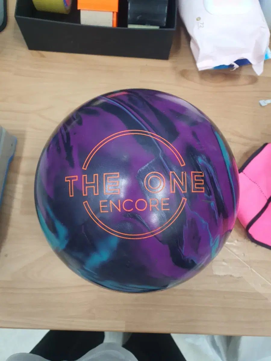 中古ボーリングボール 14p 더원앙코르 左