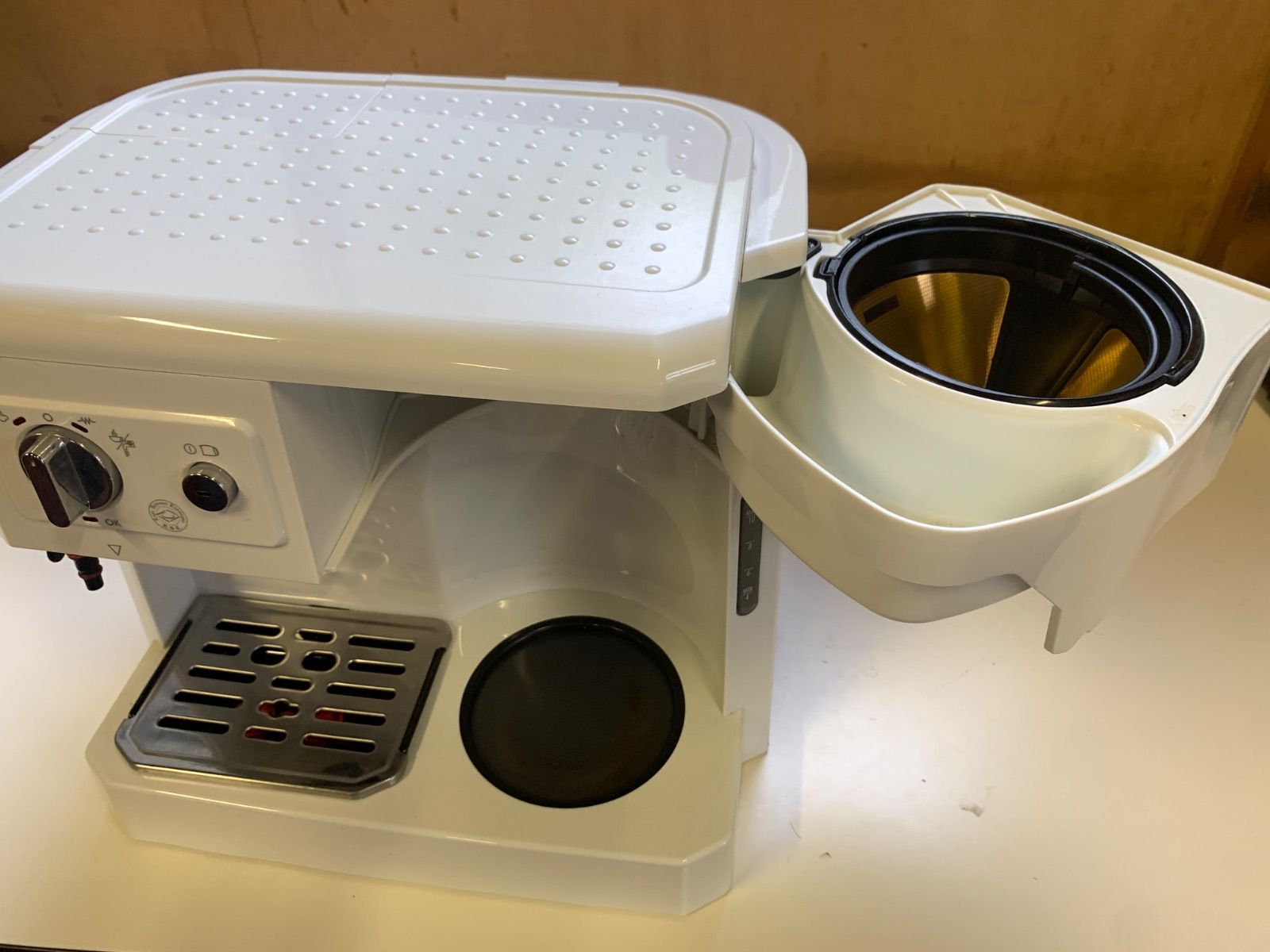 再利用 【DeLonghi(デロンギ)】コンビコーヒーメーカー ホワイト