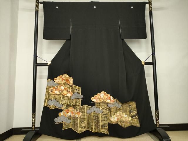 平和屋着物●創業460年・千總　黒留袖　駒刺繍　松取り宝尽くし花文　金彩　正絹　逸品　AABJ5735ck 42,250円