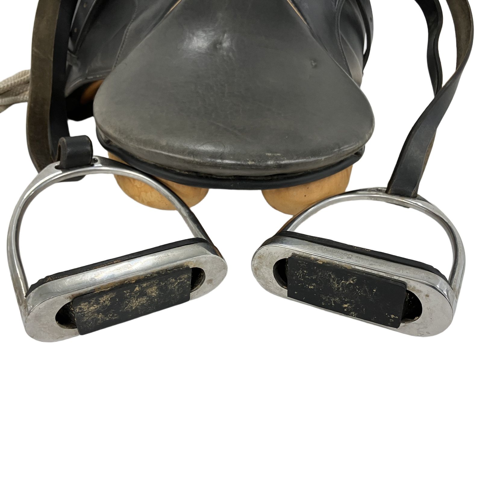 Stubben Romanus 乗馬用 鞍 17インチ 馬具 中古 Y11435178 - メルカリ