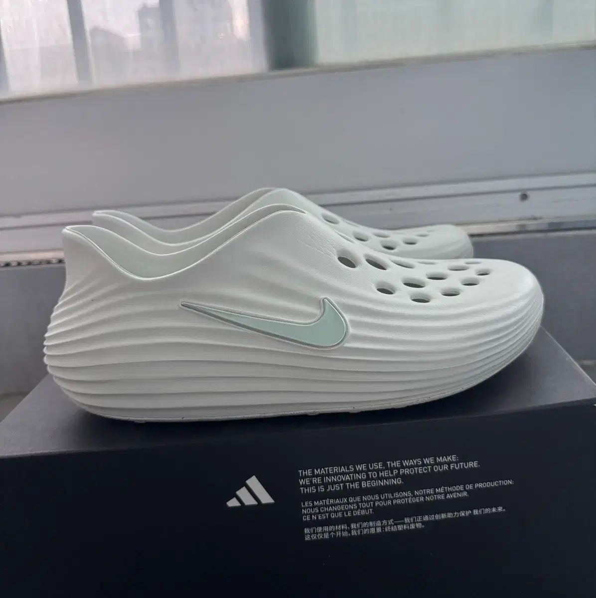 280 NIKE リアクトX リジュビネイト ライト シルバー リカバリー シューズ
