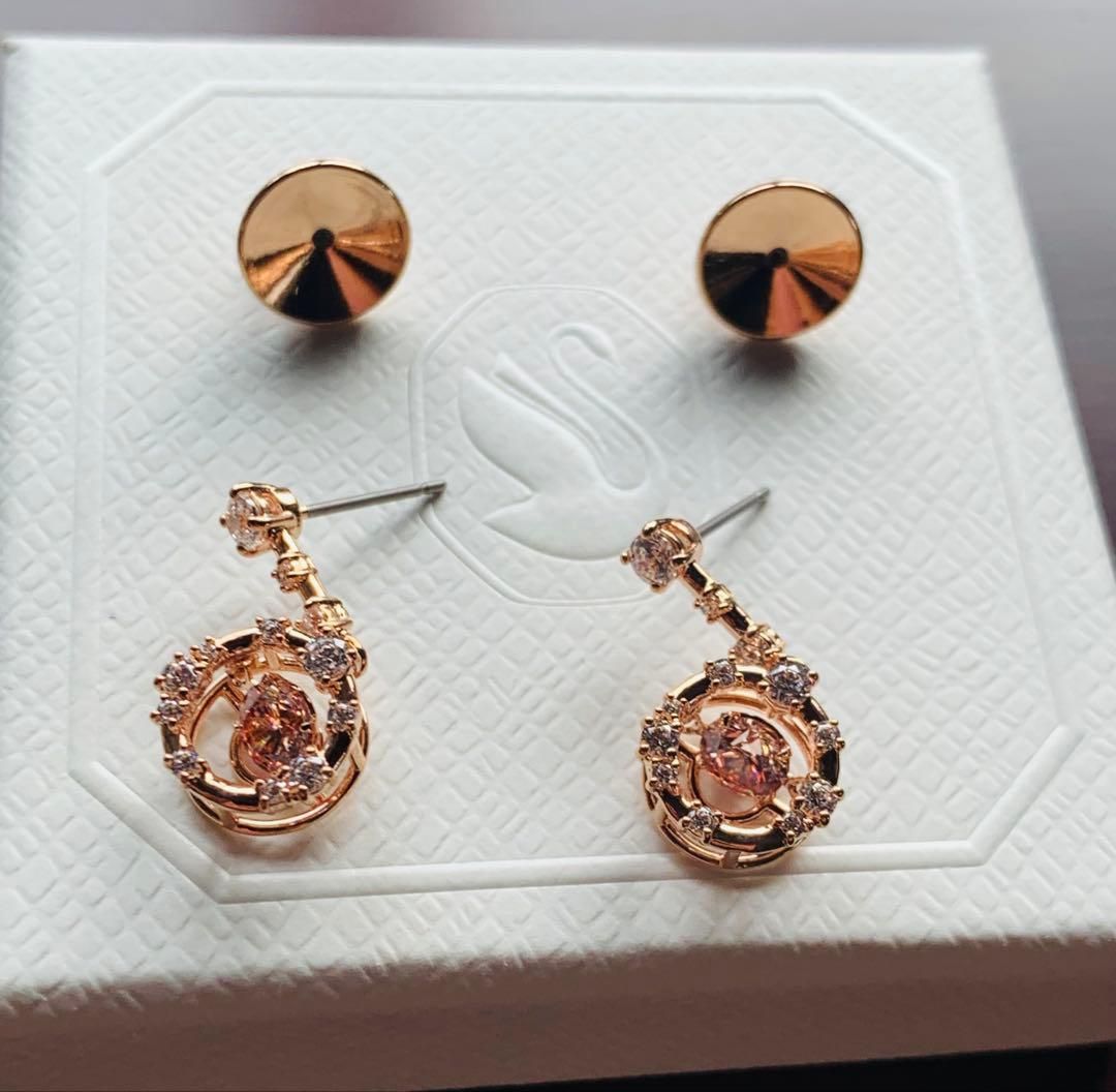 新品　スワロフスキーSwarovski Constella ドロップピアス