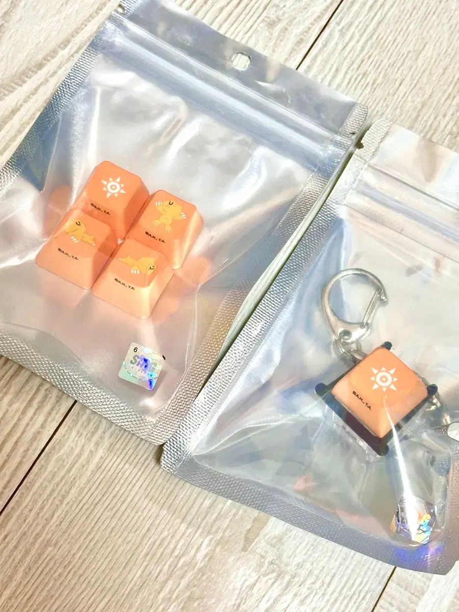 ODD STUDIO デジタルモンスター キーキャップ キーホルダー 용기 アグモン セット まとめ