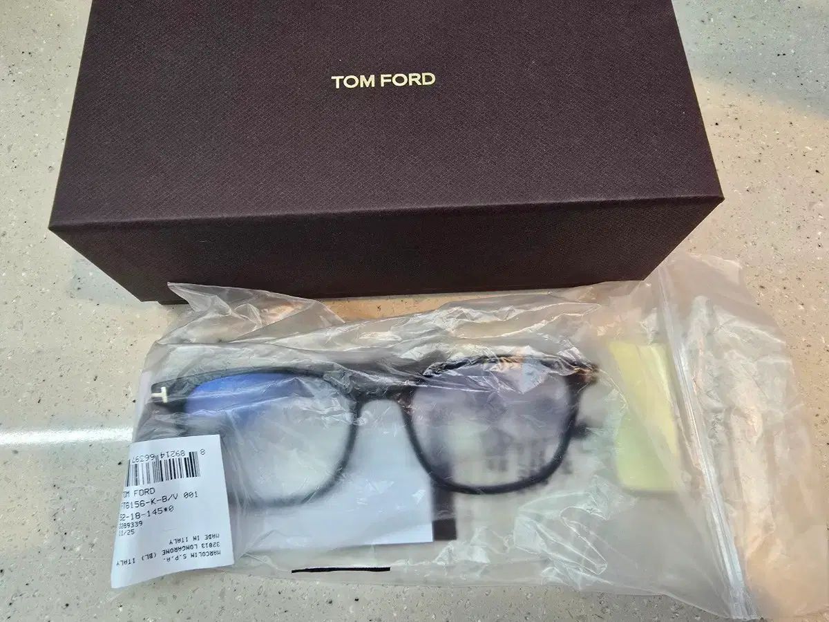 TOM FORD トムフォード TF 6156 001 黒 COLOR 未使用品