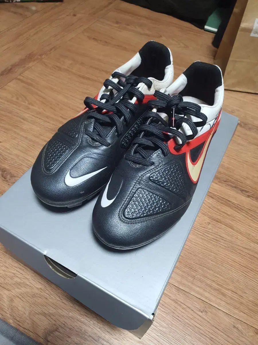 ナイキ CTR360 マエストリ エリート 255 FG サッカーシューズ