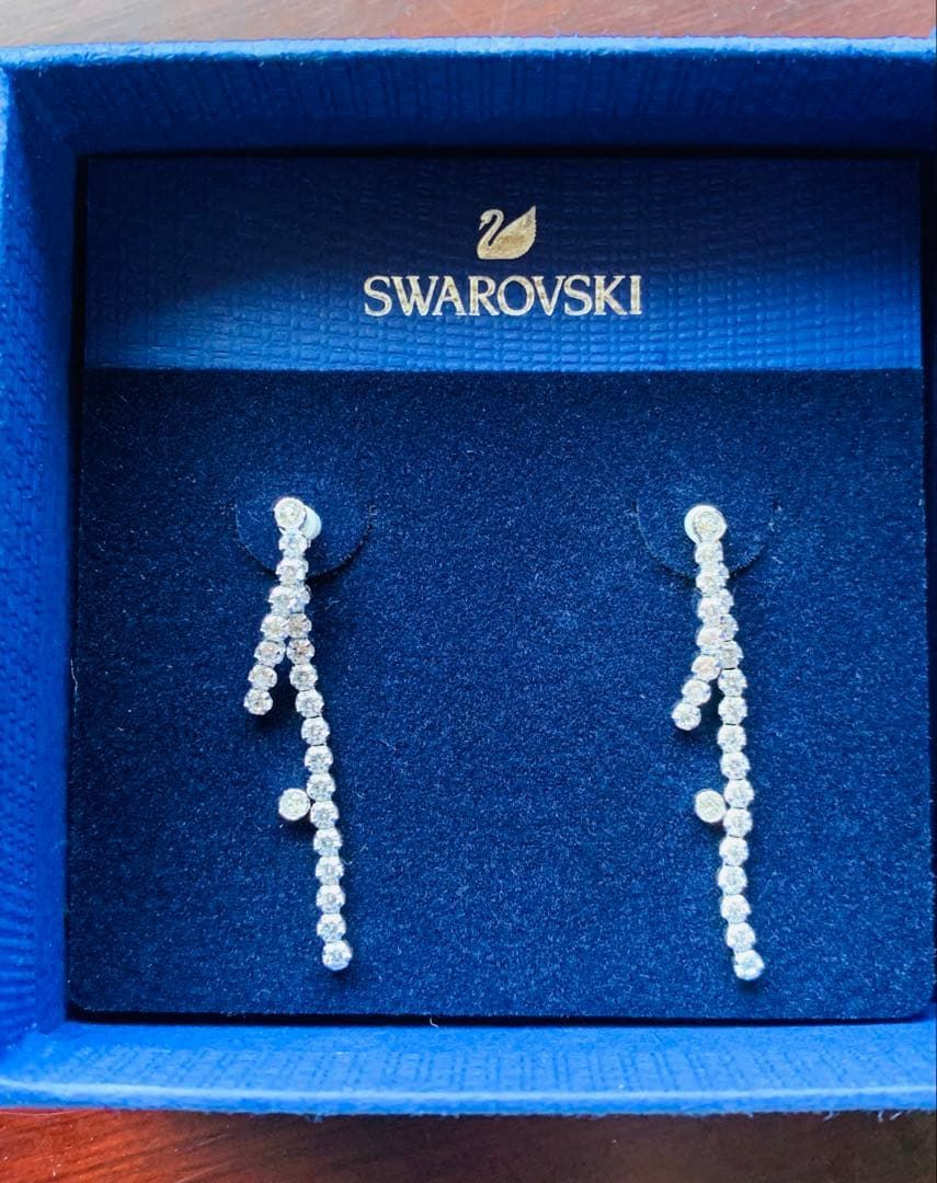 ほぼ新品 スワロフスキーSwarovski Subtle ピアス 3way