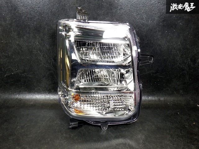 美品！ 即発送】点灯OK！ スズキ純正 DA17W エブリイワゴン 後期 LED