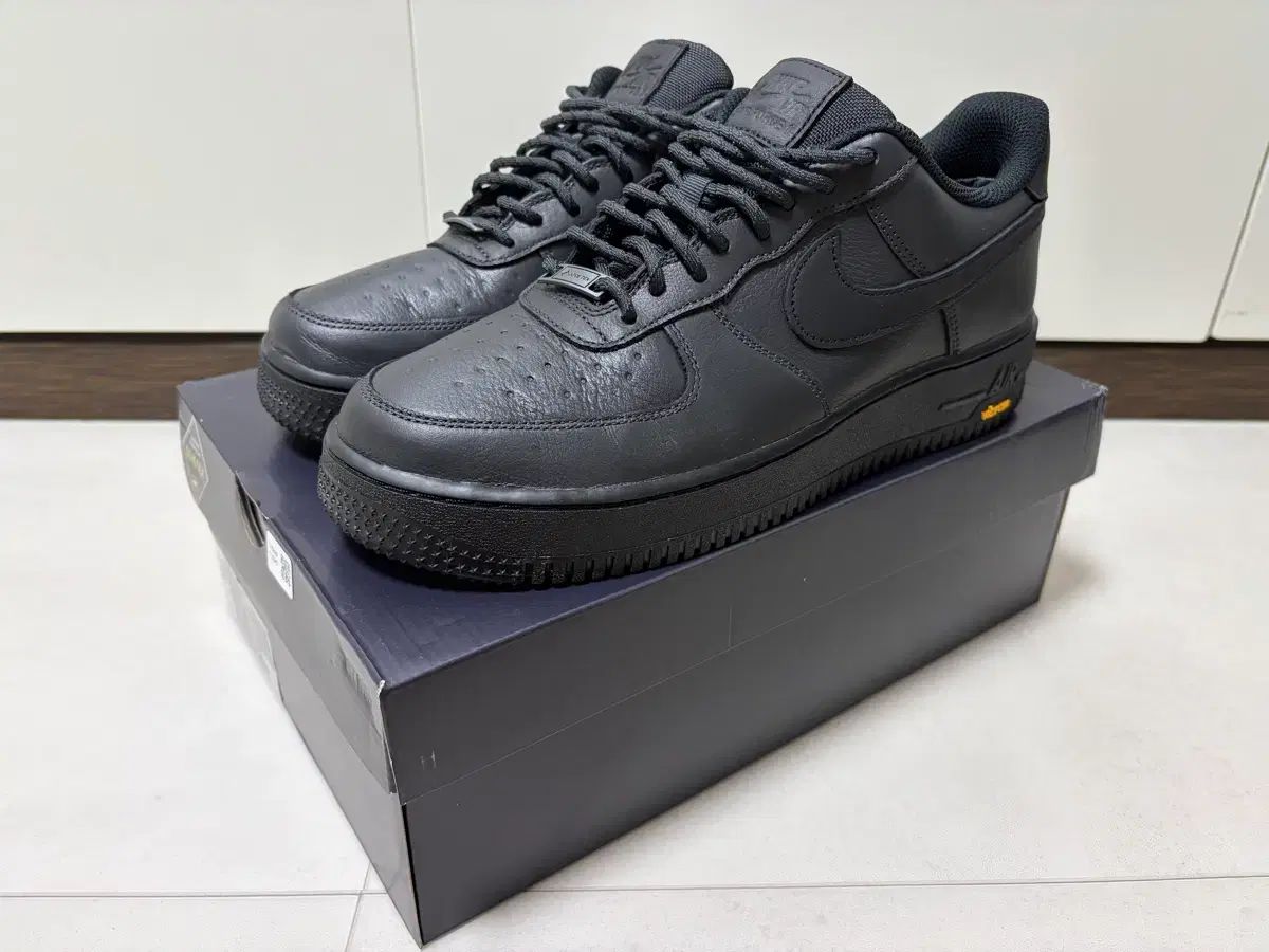 ナイキ エアフォース 1 ロー ゴアテックス ビブラム OFF NOIR & ブラック 26,913円