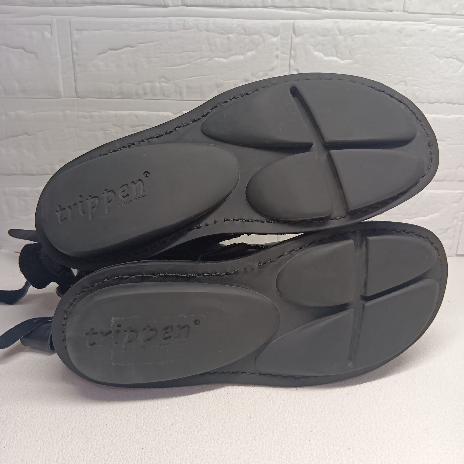 『美品』trippen トリッペン ショートブーツ バックジップ レザー 厚底 極美品✨トリッペン 本革ショートブーツ バックリボン 黒【38 / 24.5cm