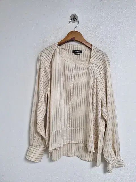 イサベルマラン シャツ 8,232円
