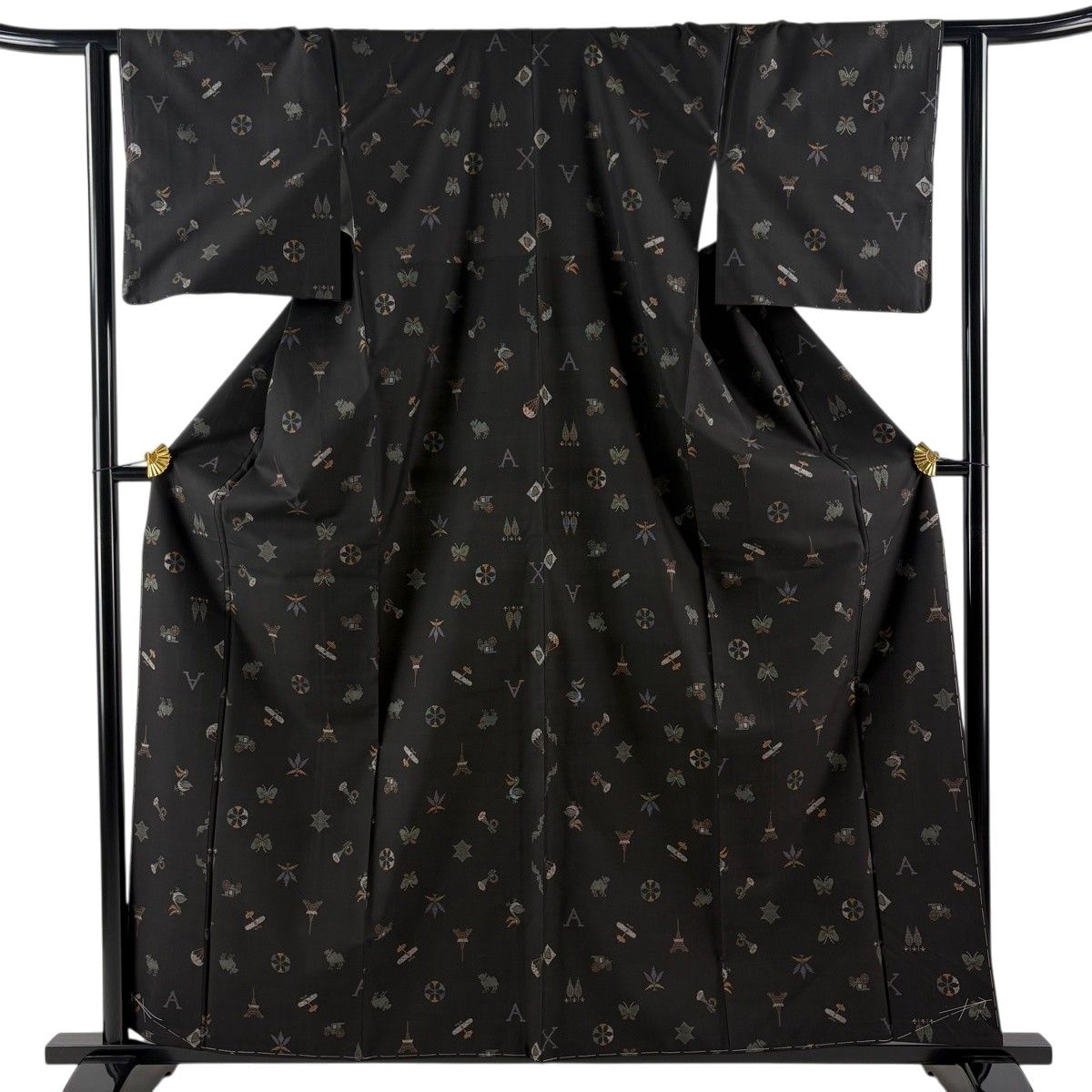 【美品】 紬 身丈161.5cm 裄丈62cm S 袷 乗り物 動物 墨色 正絹 逸品 【中古】
