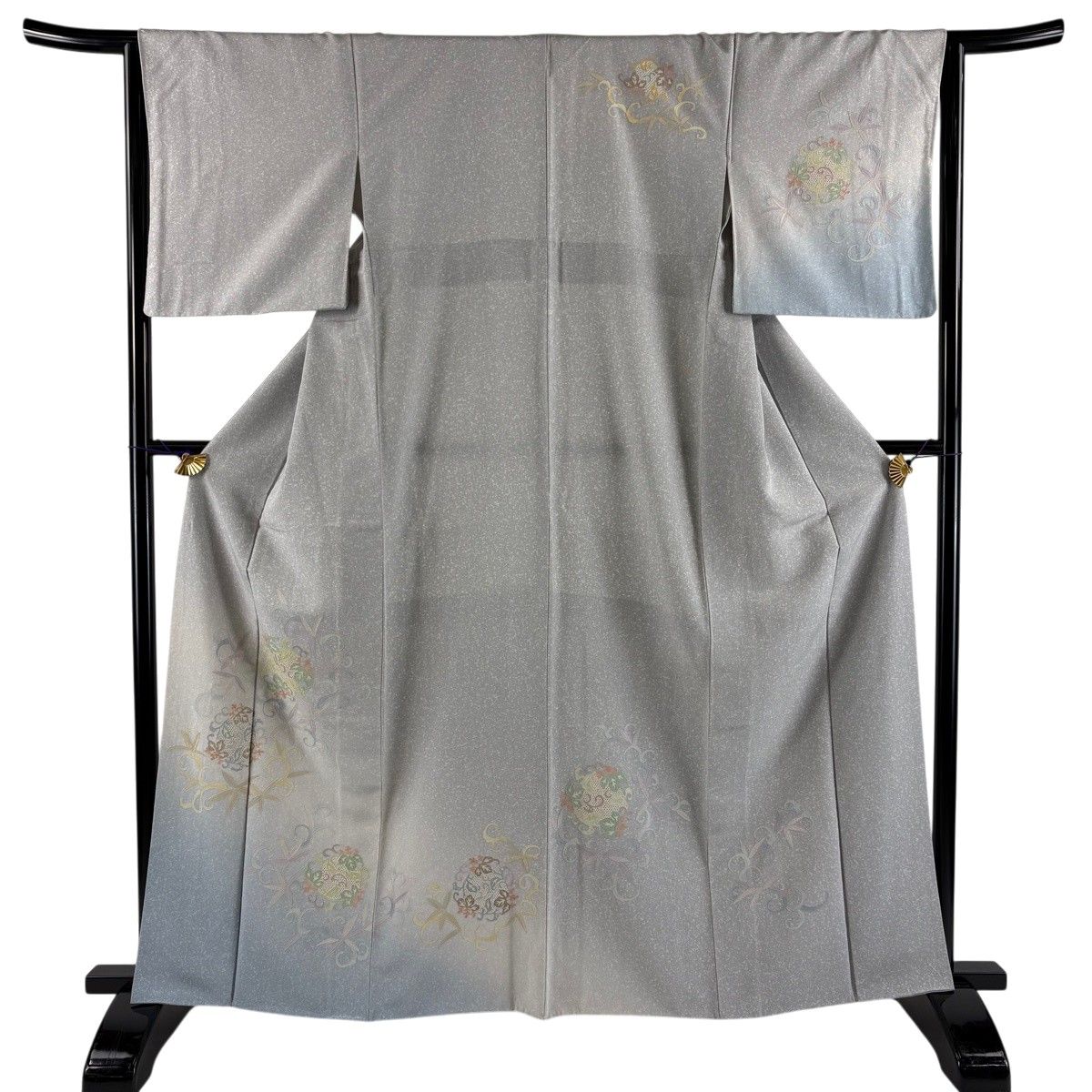 【美品】 訪問着 身丈163cm 裄丈64.5cm M 袷 花丸文 唐草 刺繍 ぼかし 灰色 正絹 秀品 【中古】