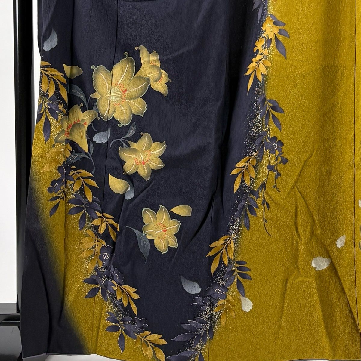 振袖 身丈166cm 裄丈65cm M 袷 やまと 百合 草花 金彩 ラメ 濃紺 正絹