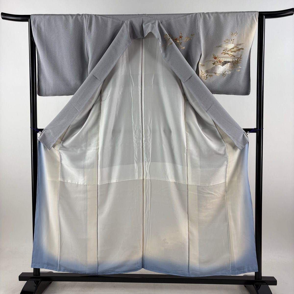 訪問着 身丈156.5cm 裄丈64.5cm M 袷 御所車 草花 金銀彩 ぼかし 青灰色 正絹 秀品 【中古】